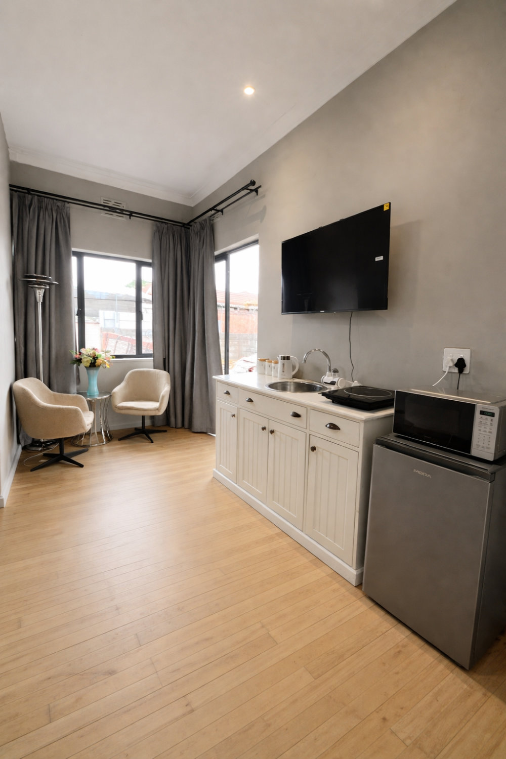 Avondstil 8 room view 3